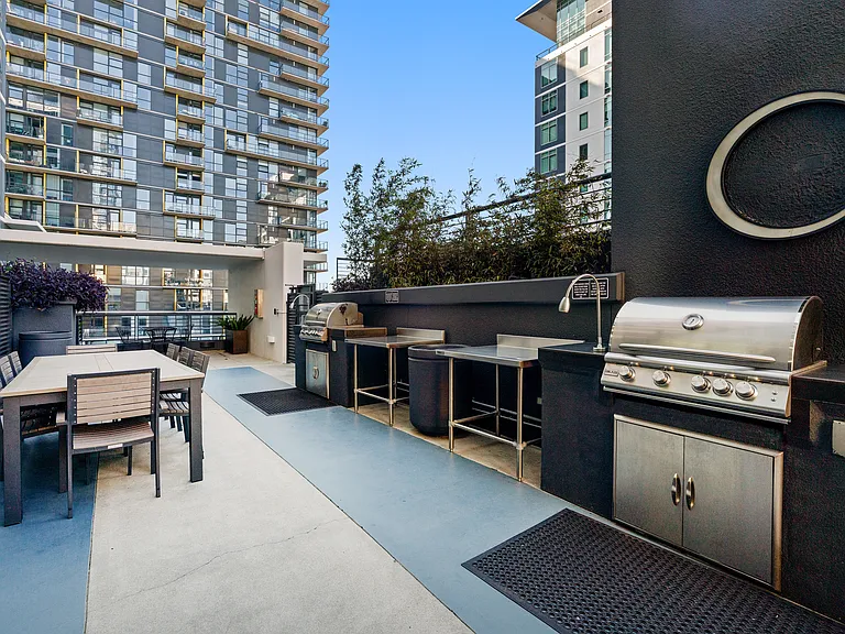 425 W Beech St #601 — Photo 62