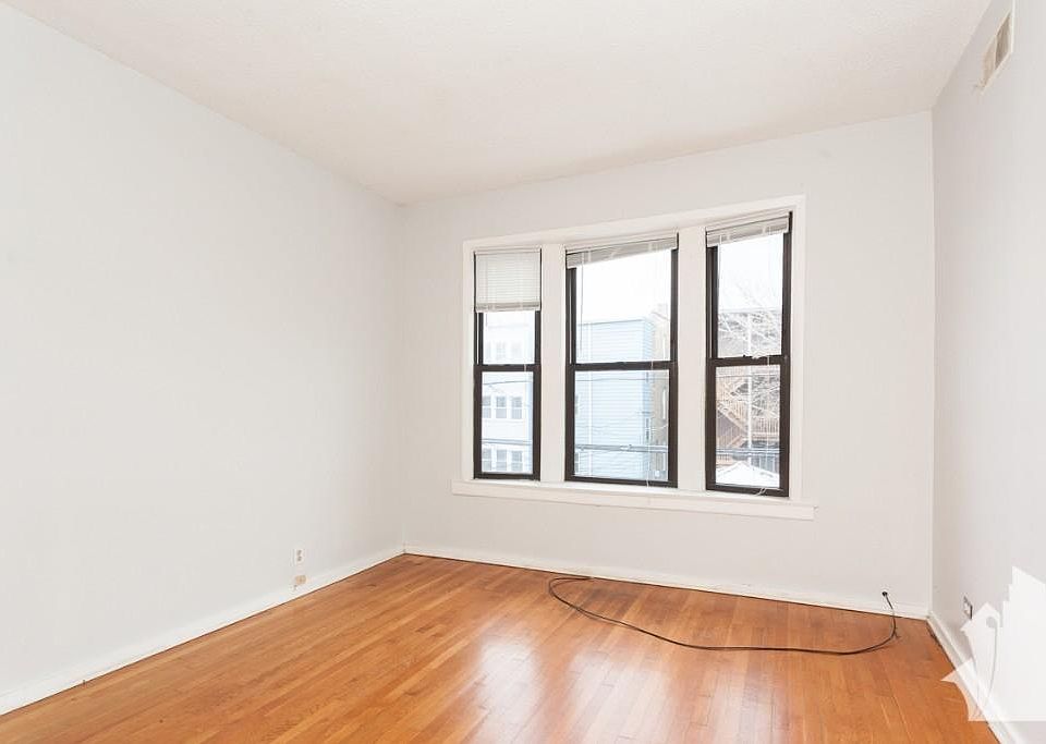 1st image of 1315 W Winona St #2R