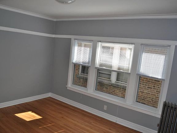 3rd image of 2239 W Winnemac Ave #2