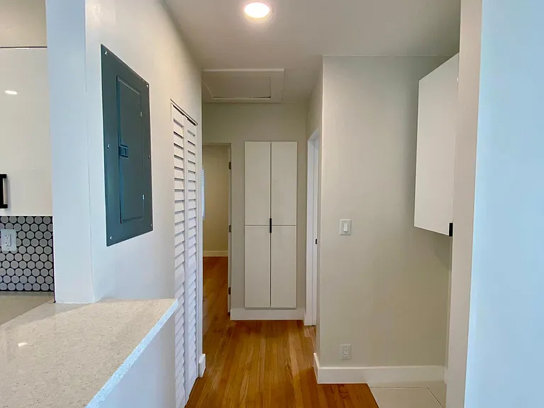 hallway into bedrooms
