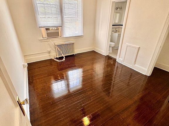 3rd image of 3407 Kensington Ave Unit 1