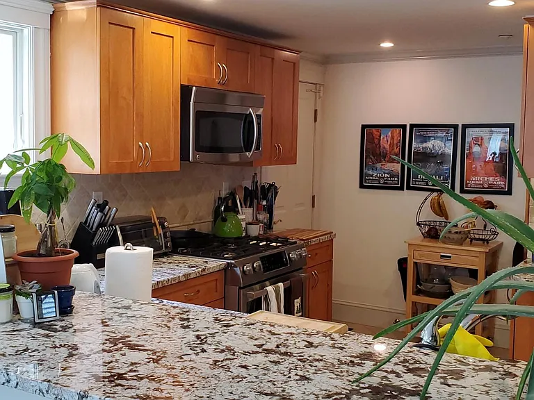 210 Erie St #1 — Photo 3
