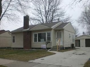 20301 Rosedale St, Saint Clair Shores, MI 48080