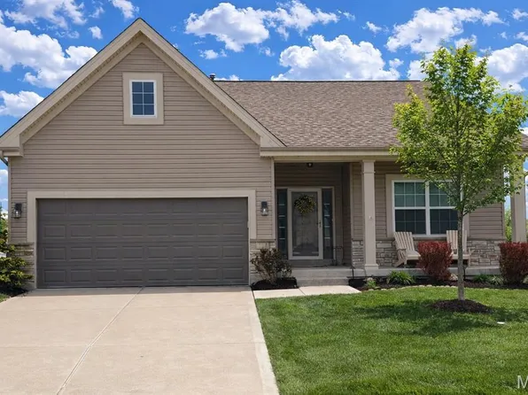 527 Columbia Downs Dr, Lake Saint Louis, MO 63367