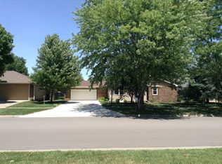 5954 SW 25th St, Topeka, KS 66614
