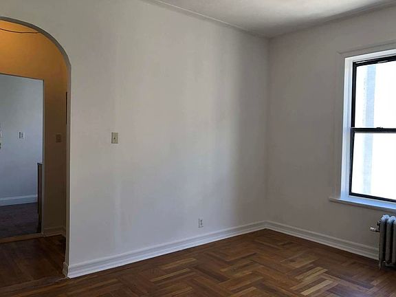 2nd image of 61 E 17th St #E1