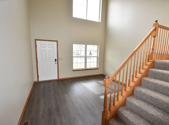 2nd image of 5755 Lake Pointe Dr