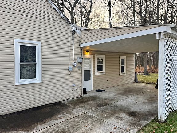 3rd image of 1282 Hulett Ave