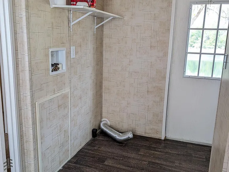125 Hayman Dr — Photo 11