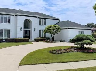 3740 Pebble Beach Rd, Northbrook, IL 60062