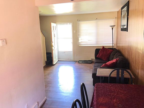 4th image of 22650 Fox Ave #C20