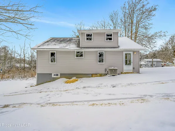 642 Bodle Rd, Wyoming, PA 18644
