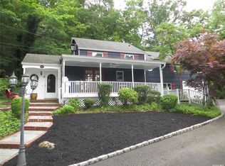 21 W Lyons St, Melville, NY 11747