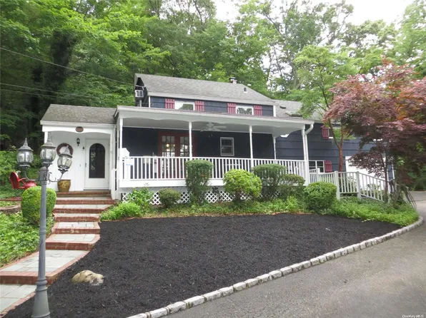 21 W Lyons Street, Melville, NY 11747