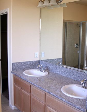 4th image of 732 Loomis Cir