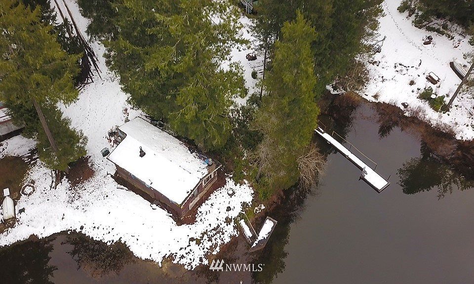 2nd image of 641 NE Tee Lake Rd