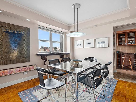 3rd image of 2 5th Ave APT 15U