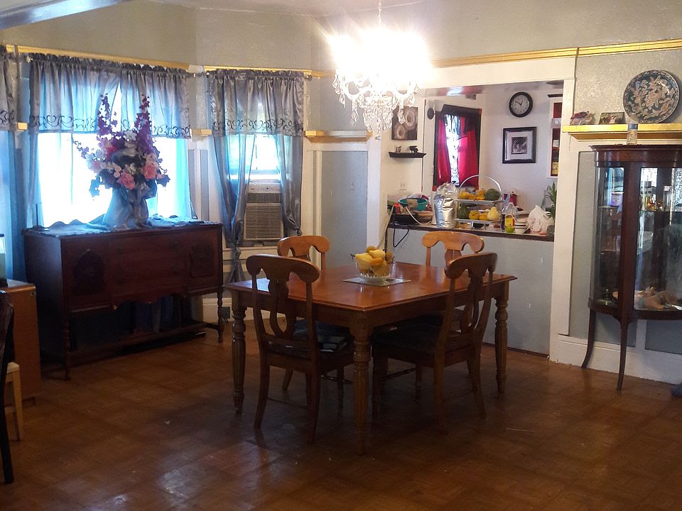 2nd image of 644 N Airport Way