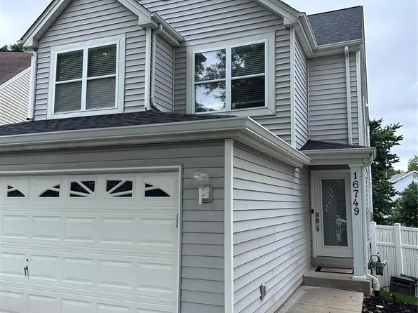 16749 Hickory Meadows Ct, Ballwin, MO 63011