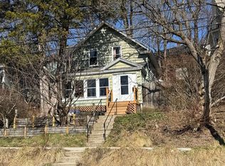 79 Hope St, Greenfield, MA 01301