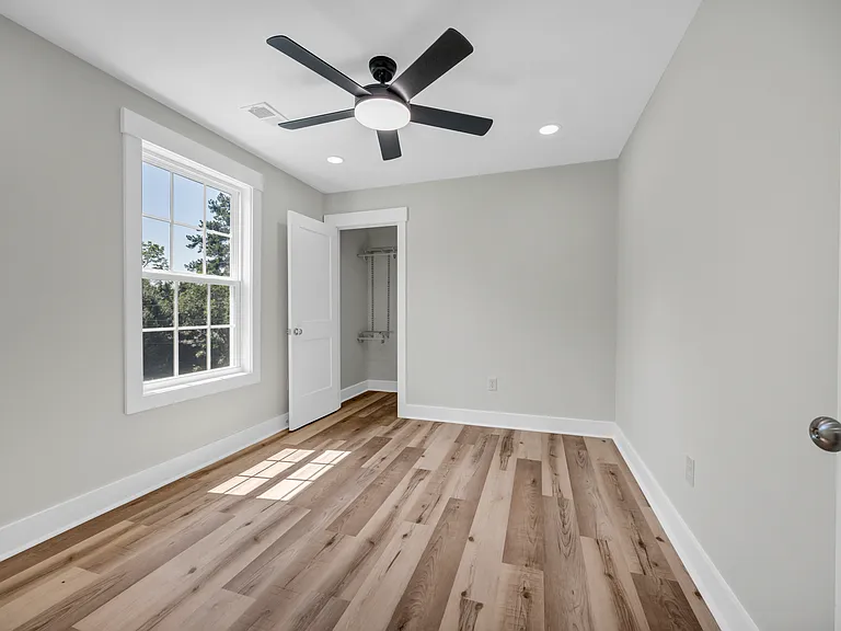 1158 Olympia Ave — Photo 14