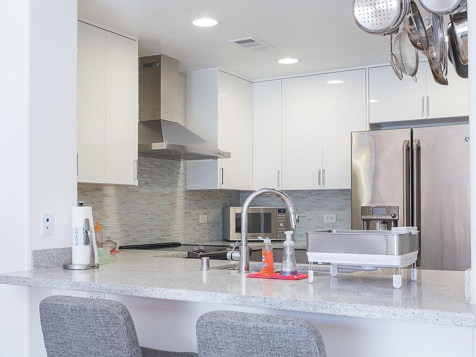 1st image of 809 Auzerais Ave Unit 325