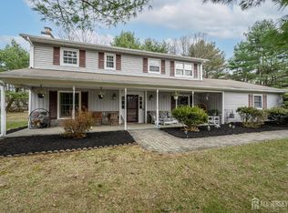1 Running Hills Dr, Newton, NJ 07860
