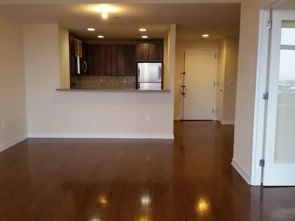 305 Palisade Avenue image 11 of 19