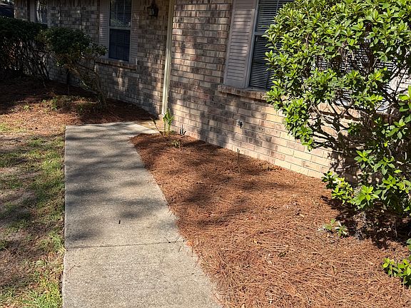 3rd image of 431 Edgewater Rd