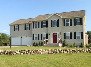 365 Kavanaugh Rd, Honeoye Falls, NY 14472