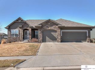 8618 S 103rd St, La Vista, NE 68128