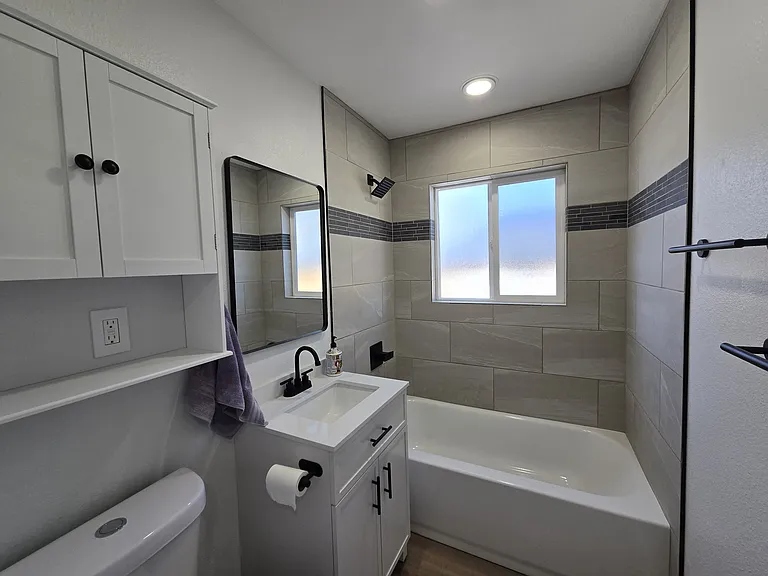 738 E Fountain Blvd — Photo 9