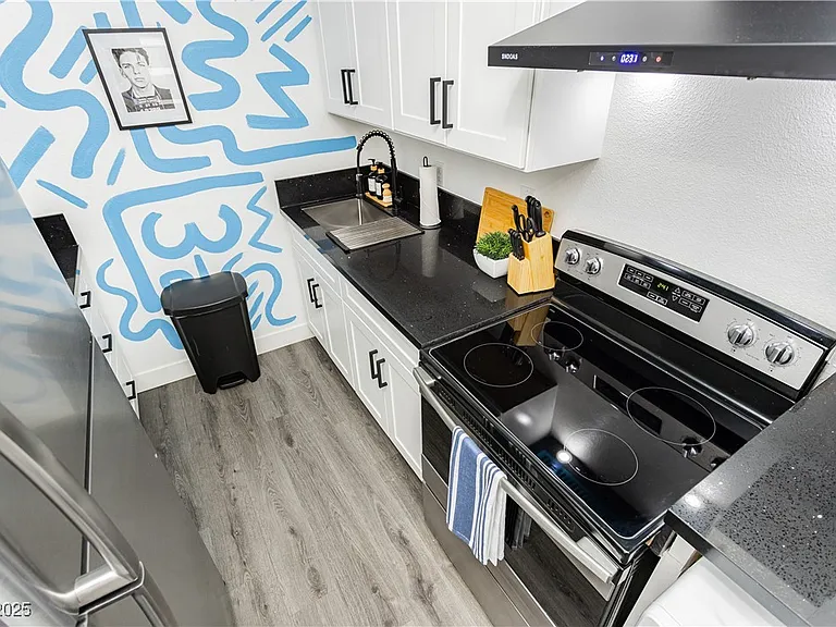 522 E Saint Louis Ave #5 — Photo 10