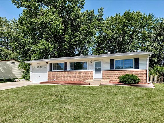 3rd image of 815 Campion Ln