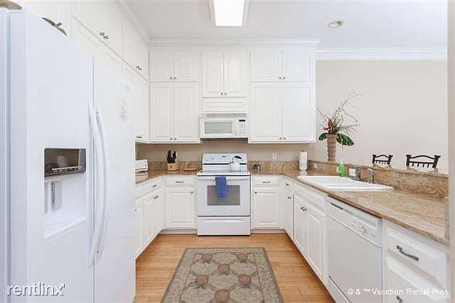 Spotless and thoroughly modern, the kitchen is a joy.
