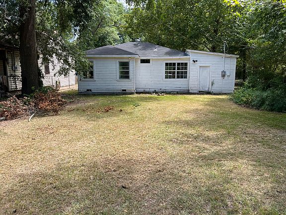 2nd image of 714 Blanton Ave