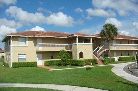 1st image of 865 Twin Lakes Dr