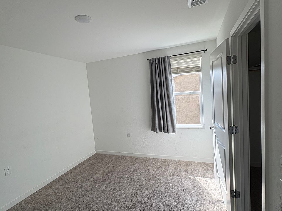 2nd image of 614 Potomac St #1