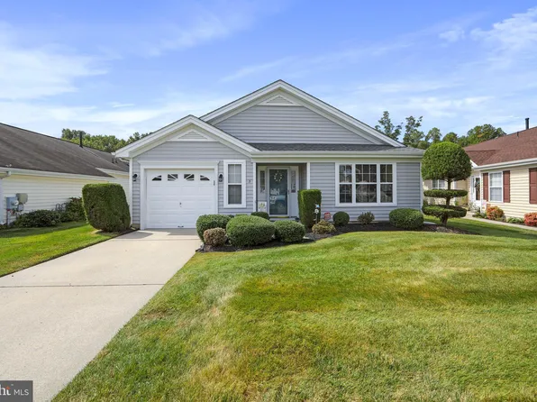 3 Autumn Ln, Sewell, NJ 08080