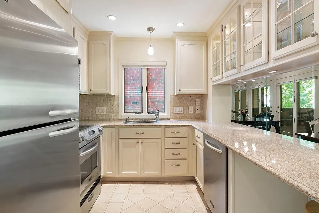 2 bed, 1400 sqft, $3,950 — Photo 1