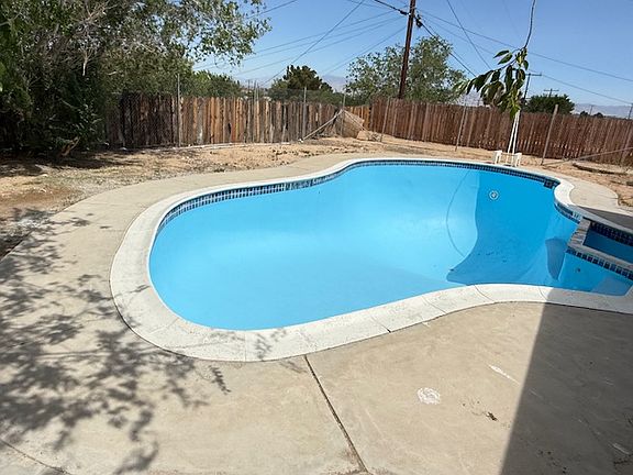 4th image of 15693 Gazelle St