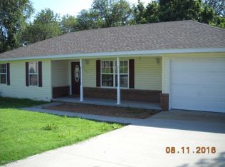 1405 Maple Rdg, Cassville, MO 65625