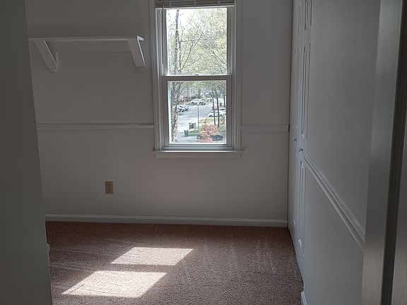 This photo has not been altered in any way: no edits or filters have been applied to try to deceive the viewer by having the room appear larger or brighter than it actually is.