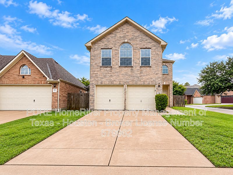 1st image of 835 Forest Ivy Ln