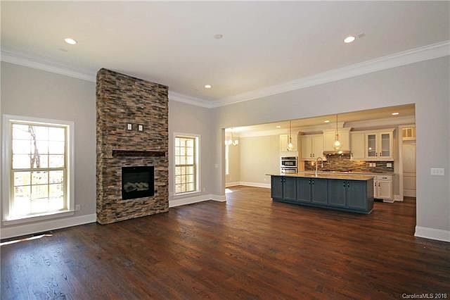 1st image of 7883 Oak Haven Ln