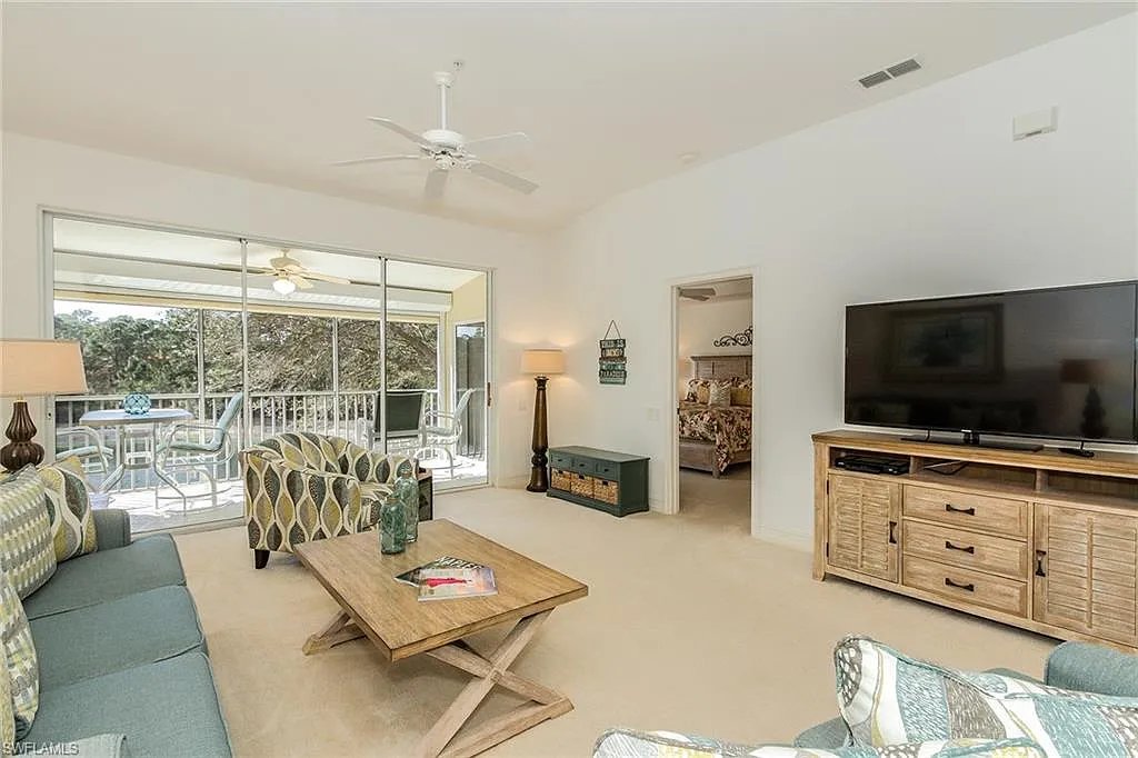 2 bed, 2.0 bath, 1225 sqft, $5,500 — Photo 2