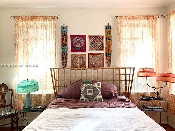 4th image of 3457 Sheridan Ave #1