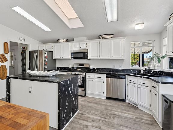 5th image of 146 Stratford Way