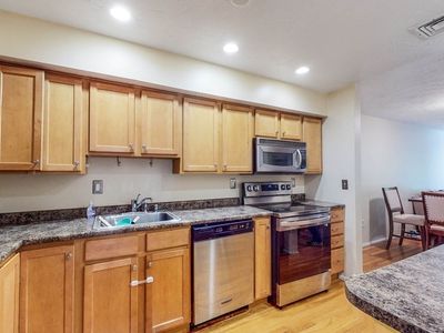 1304 Lagrange St #1304, West Roxbury, MA, 02132