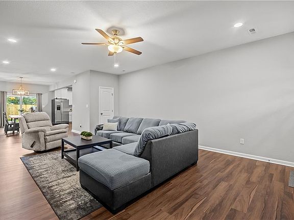 3rd image of 1427 Lasalle Ave